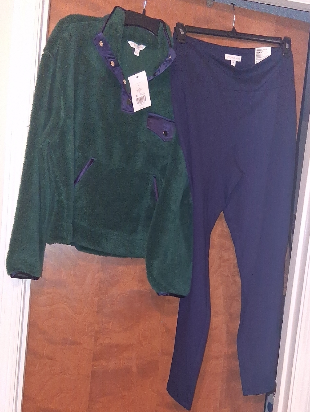 crown & ivy Green Sherpa Pullover with Blue Trim
